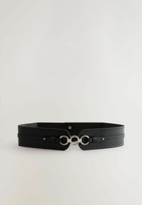 Ceinture en simili cuir noir avec deux sangles horizontales et une boucle circulaire en acier inoxydable au centre, présentant une texture lisse et un ajustement réglable.