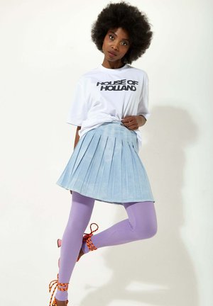 TRANSFER PRINTED WITH A SMALL SPO - Print T-shirt - white