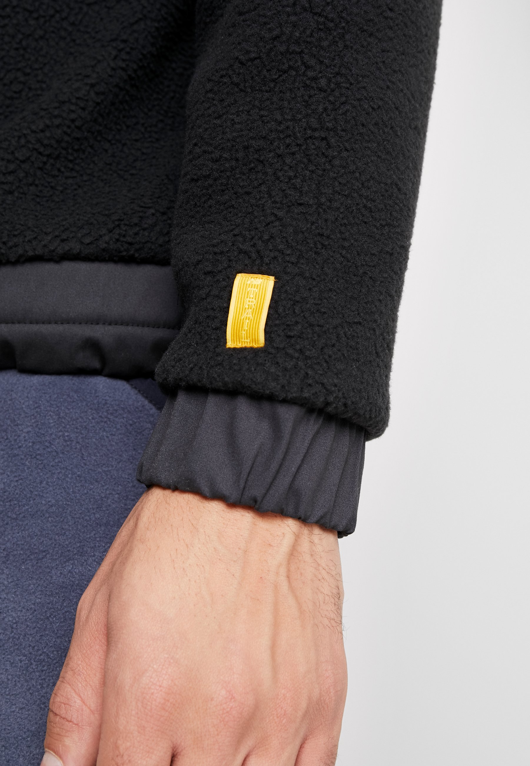 New Balance TRAIL SHERPA CREW - Sweat polaire - black/noir ... New Balance TRAIL SHERPA CREW - Sweat polaire - black/noir ...