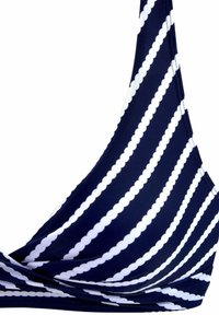 Modra bikini zgornji del s belim črtastim vzorcem. Narejen iz gladkega materiala, ima trikotne skodelice in nastavljive naramnice za varno prileganje.