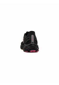 Zapato deportivo negro con parte superior de malla, detalles texturizados y una suela gruesa y acolchada con acentos en rosa y amarillo.