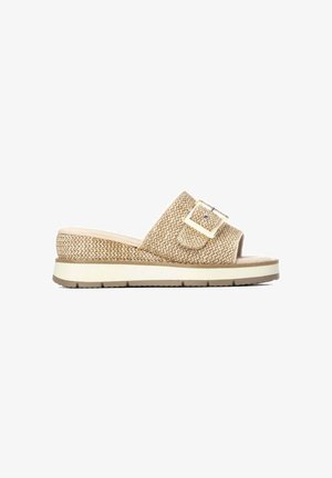 Carmela, SANDALIA DE MUJER CON CUÑA - BEIGE - Mules de tacón - marron