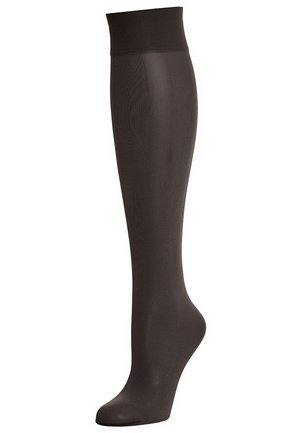 Kniestrümpfe in Dunkelbraun, aus einem glatten, dehnbaren Material mit einem gerippten oberen Bündchen und nahtlosem Design für Komfort.
