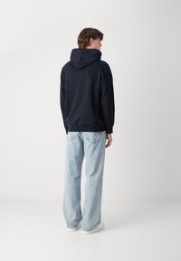 Tommy Hilfiger ESSENTIAL HOODY - Luvtröja - desert sky