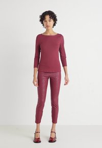 ONLY ONLFIFI BOX  - Pikkade varrukatega topp - burgundy