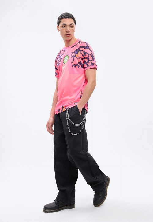Nike Nigeria 2026 Stadium Goalkeeper Replica Jersey Asia Sizing 'Hyper Pink Black' — foto 2