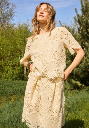 Cream CRBAJA BRODERIE ANGLAISE - Blúzka - bleached sand