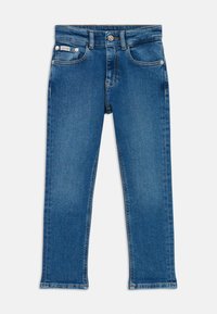 Jean en denim bleu avec une coupe droite, dotée d'un bouton de fermeture, de passants de ceinture et de deux poches avant. Texture lisse et coutures minimales.