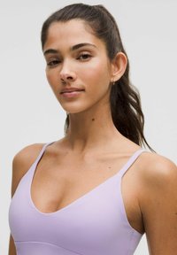 lululemon FOCUSER™ SCOOP-NECK A/B - Light support sports bra - lavender frost
