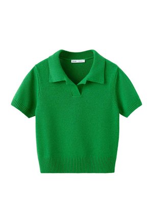 Polo de punto verde de manga corta con bajo y cuello acanalados sobre fondo blanco.