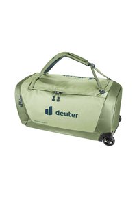 Groene duffeltas met wielen, gemaakt van duurzaam stof, voorzien van ritsen, draaghandvatten en een geprint logo. Rectangulaire vorm.