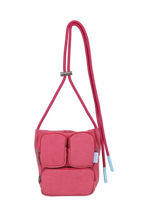 Rosa Umhängetasche mit drei Reißverschlusstaschen und verstellbarem Kordelriemen mit Metallstopp und blauen Kunststoffenden.