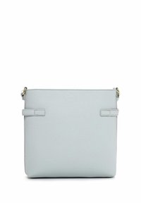 Jasnoniebieska skórzana torebka na ramię o gładkiej fakturze, prostokątnym kształcie i dwóch bocznych paskach. Posiada złocone okucia.