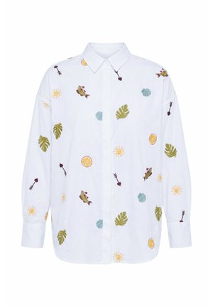 Weißes langärmliges Hemd mit Knopfleiste und bunten, bestickten Mustern von Fischen, Blättern, Zitrusscheiben, Sonnen und Pfeilen.