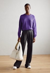 Marc O'Polo DENIM RAGLAN SLEEVES - Melegítőfelső - active purple