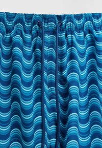 REGULAR FIT - PRINTED - Uimashortsit - light blue wave