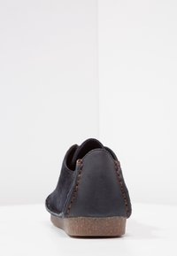 Clarks Stringate sportive - blue