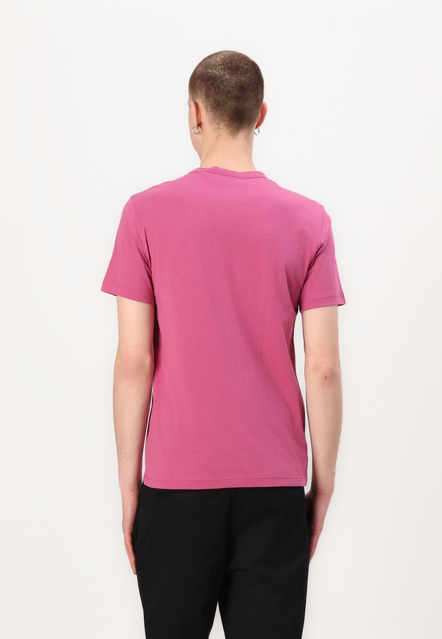 Tシャツ・カットソー BELSTAFF Men T-shirt Red 100055 MAGENTA Men's Cotton Jersey Belstaff T-Shirt in Magenta | Belstaff US