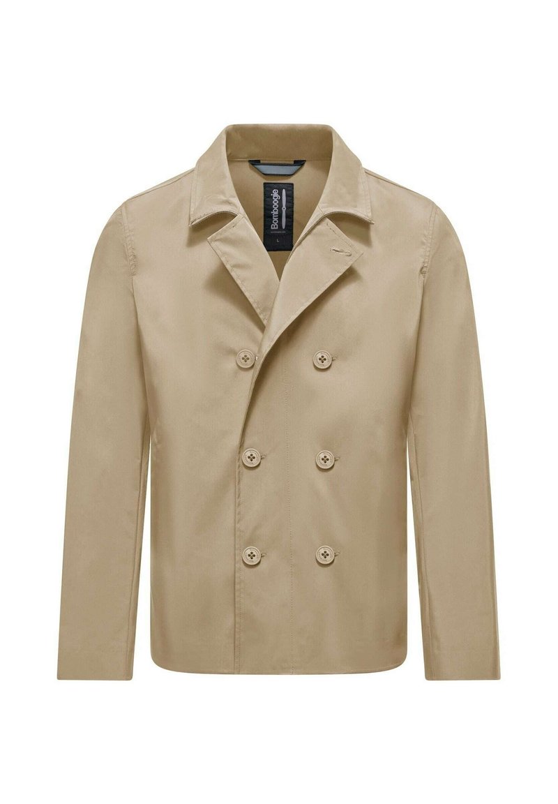 Beige dubbelgeknoopte trenchcoat met een reverskraag, grote knopen en een gladde stofafwerking. Geen zichtbare zakken of versieringen.