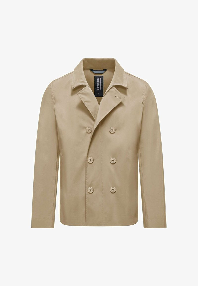 Beige dubbelgeknoopte trenchcoat met een reverskraag, grote knopen en een gladde stofafwerking. Geen zichtbare zakken of versieringen.