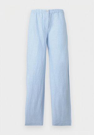 Lyseblå bukser i linblanding med elastisk midjebånd, knappelukking og rette ben, vist på hvit bakgrunn.