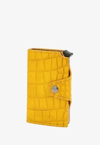 Niewybrane, yellow plain