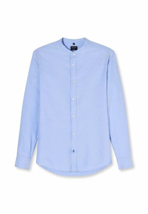 Hellblaues Herrenlangarmhemd mit Stehkragen und weißen Knöpfen auf der Vorderseite, präsentiert vor weißem Hintergrund.