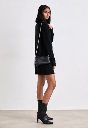 CAMERA BAG - Cross body bag - black