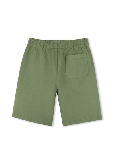 Groene katoenen shorts met een elastische tailleband, voorzien van een enkele achterzak en een gladde textuur. Het ontwerp is eenvoudig en functioneel.