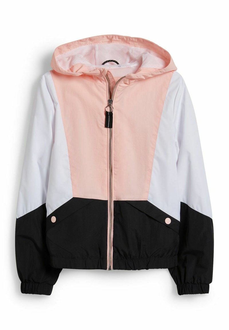 Veste coupe-vent à capuche avec des blocs de couleur rose, blanc et noir, fermeture éclair à l'avant, poignets élastiques et poches à boutons-pression.