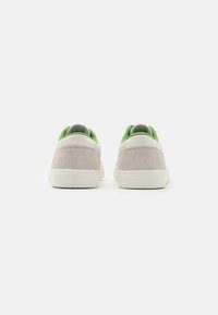 Nike SB CHRON 2 UNISEX - Joggesko - phantom/chlorophyll/summit white/sail