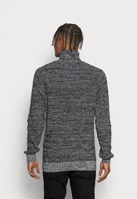 Jack & Jones JCOPOWER ROLL NECK - Camisola - black twisted with cloud dancer