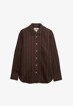 Brązowa koszula w paski z długim rękawem, z ostrym kołnierzykiem, zapinana z przodu na guziki, z kieszenią na piersi. Wykonana z teksturowanej tkaniny.