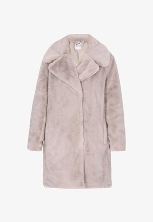 Gaišpelēka mākslīgā kažokāda ar plašu apkakli, garām piedurknēm un divām sānu kabatām; mīksta tekstūra ar gludu iekšējo oderi.