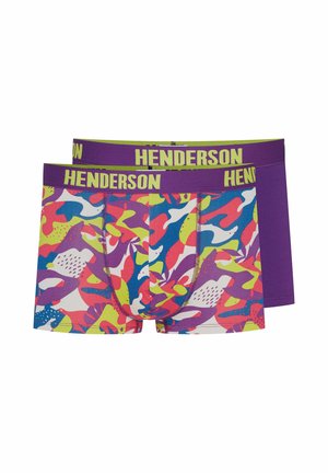 Zwei Paare Herren-Trunks, eines mit einem bunten abstrakten Muster in Pink und Grün, das andere einfarbig lila, beide mit Henderson-Logo-Bündchen.