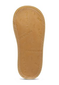 Sole di scarpine per bambini in marrone chiaro con bordi cuciti, impressa con il testo "Naturino baby", stelle e forme di arcobaleno per una migliore aderenza.