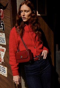 nat & nin GRACE - Torba preko tijela - brick red