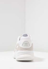 adidas Originals YUNG-96 - Sneakers laag - footwear white/grey two