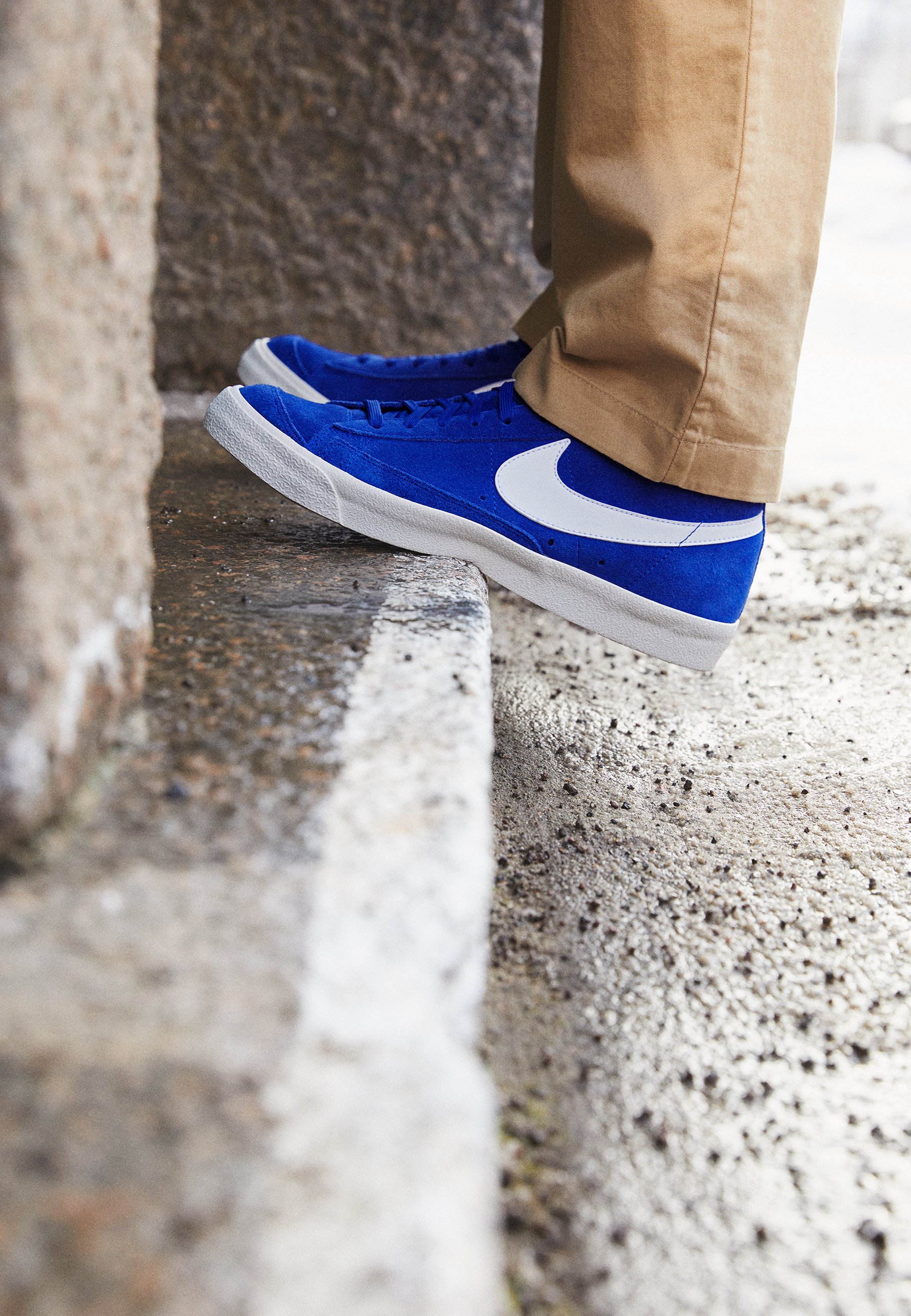 blue blazer mid