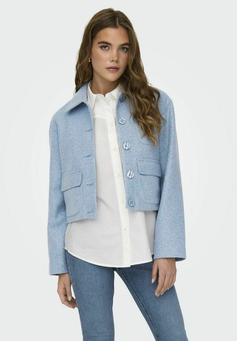 JDY V-AUSSCHNITT TIEF ANGESETZTE SCHULTER - Ελαφρύ μπουφάν - cashmere blue