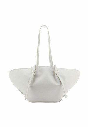 Sac fourre-tout en cuir blanc avec panneaux latéraux étendus, doubles anses d'épaule et design minimaliste.