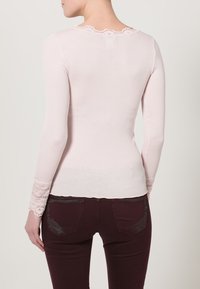 Rosemunde BENITA O NECK - Langarmshirt - soft rose