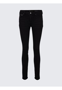 Czarne rurki z denimu o gładkiej fakturze, z zapięciem na guziki i wzorem pięciokieszeniowym z subtelnymi detalami szwów.