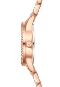 Roosa kuldne kell poleeritud metallist rihmaga, millel on tekstureeritud bezel, ümmargune korpus ja lihtne kroonidetail küljel.