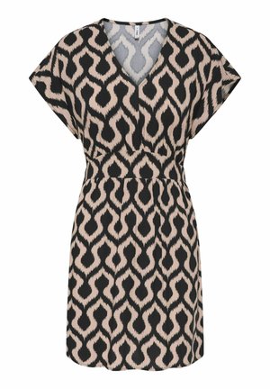 Sukienka z krótkim rękawem, dekoltem w serek i taliowaniem, ozdobiona beżowo-czarnym abstrakcyjnym wzorem przypominającym płomienie.