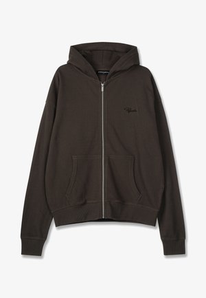 Pruun soontega tõmbluku kapuutsiga sviiter, kahe esipositiiviga ja väikese logo tikandiga vasakpoolses servas. Pehme tekstuur ja lõdva istuvusega.