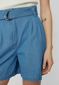 Nümph DYLAN - Šorti - medium blue denim