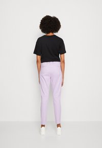 b.young DAYS CIGARET PANTS - Nohavice chinos - purple rose