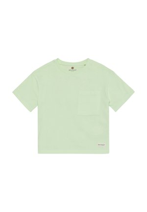 T-shirt en coton vert menthe à manches courtes, col rond et poche poitrine ; comprend une étiquette cousue sur l'ourlet.