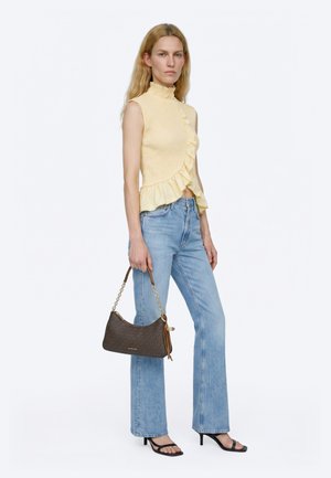 MICHAEL Michael Kors, NOLITA CHAIN POUCHETTE - Kabelka - brown/acorn
